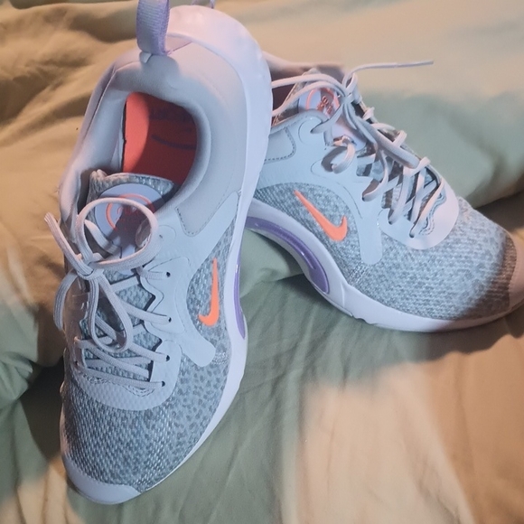 Nike Renew TR 11 Athletic Sneakers . - Picture 1 of 5